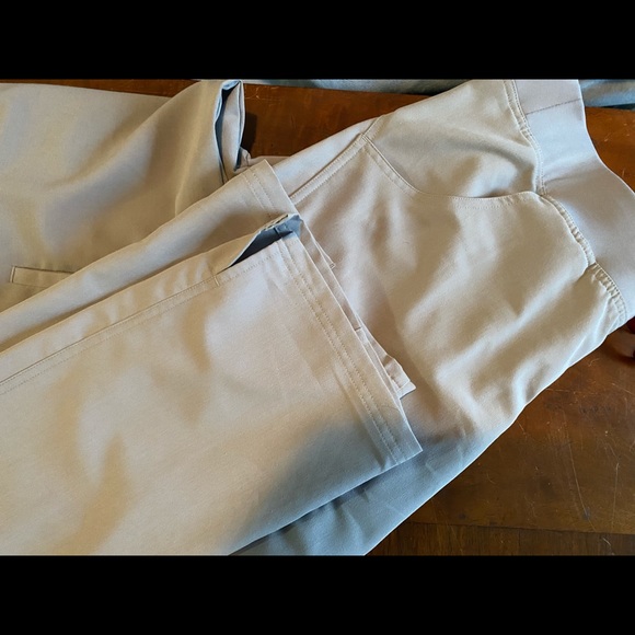 SOLD FIGS Cement Scrub Set Large - Picture 5 of 5